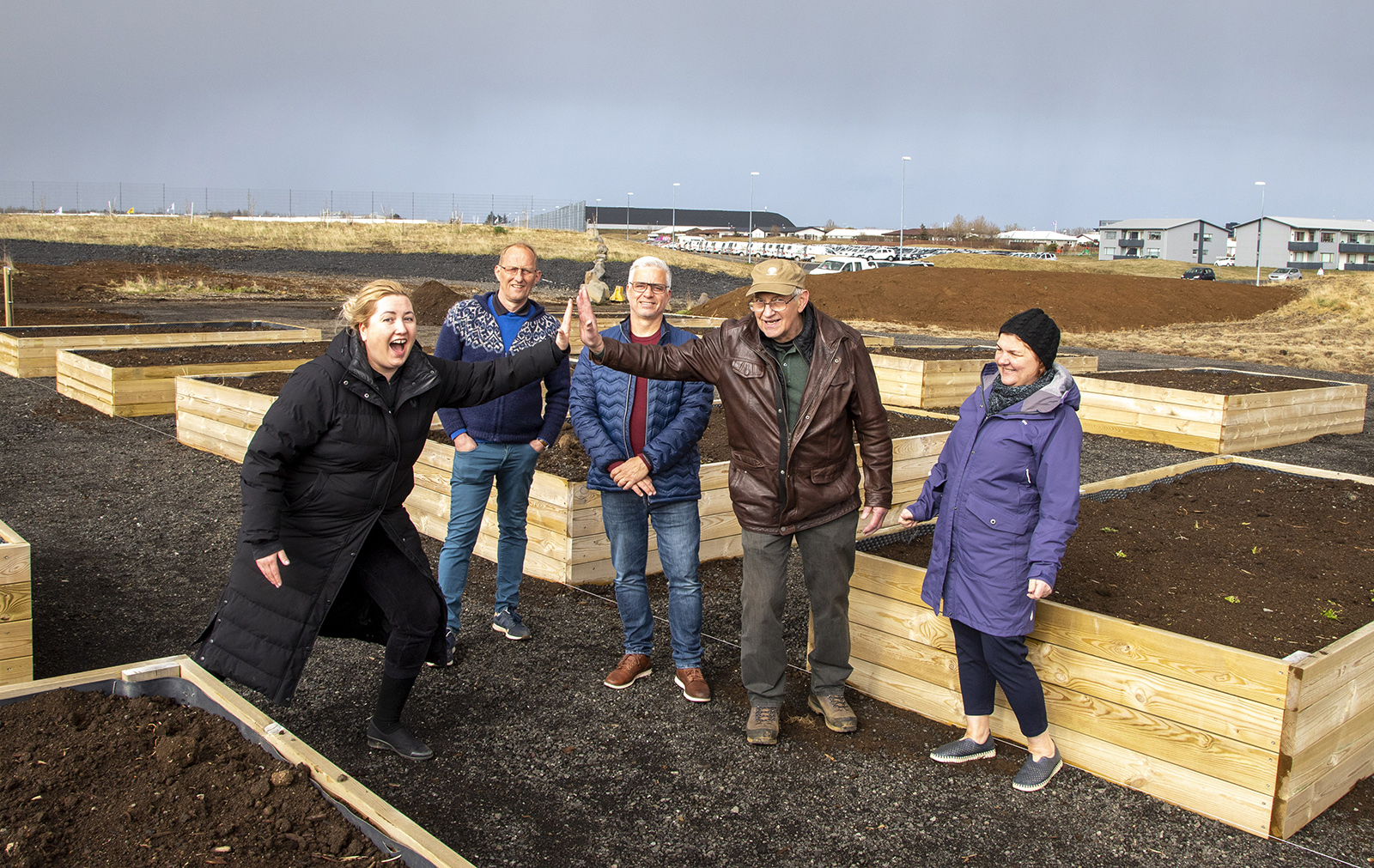 Gróðurkassar afhentir í Njarðvíkurskógum