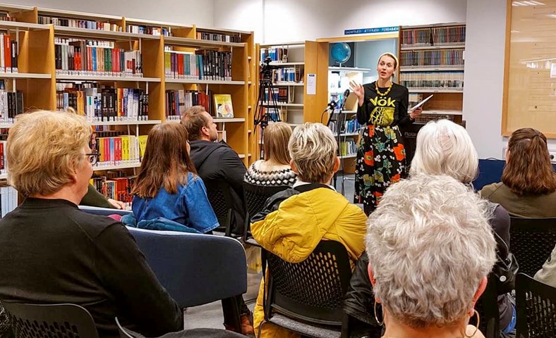 Gunnhildur Þórðardóttir með ljóðaupplestur á Bókakaffi á Selfossi