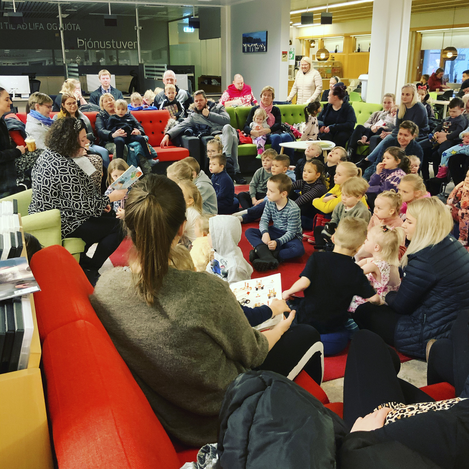 Miðill er manns gaman - menning í Reykjanesbæ í samkomubanni 