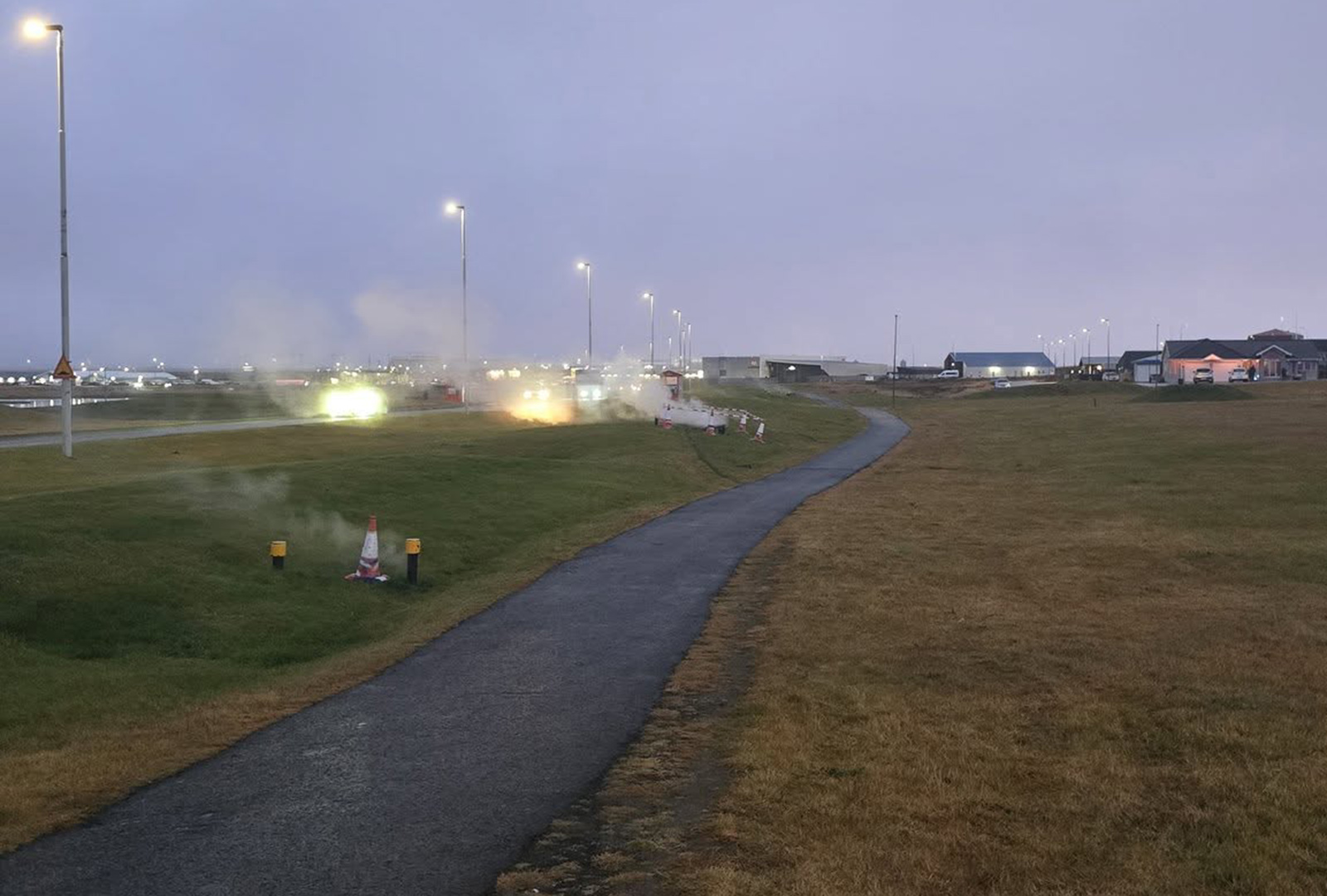 Leki á stofnlögn hitaveitu við Njarðarbraut á Fitjum