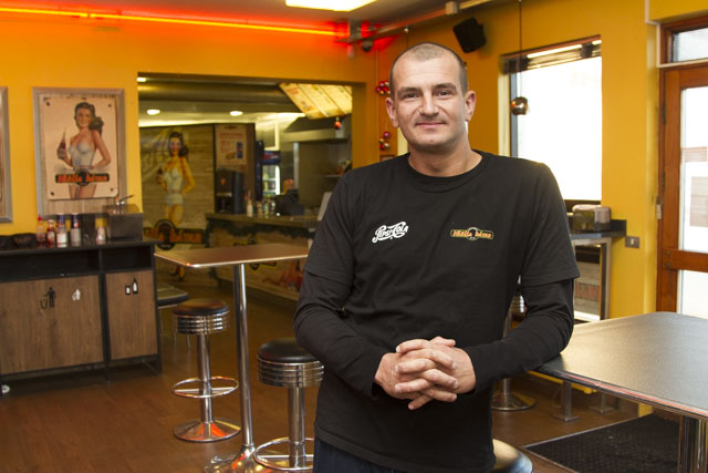 Þrítugir Hlöllabátar þrífast vel í Reykjanesbæ