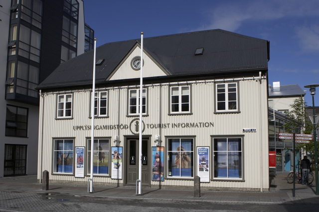 Hönnuðir frá Suðurnesjum sýna í anddyri Höfuðborgarstofu