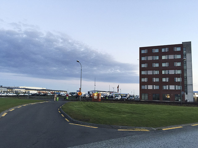 Staðsetningin selur sig sjálf hjá Hótel Smára við flugstöðina