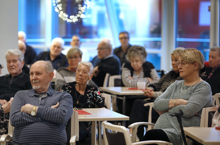 Myndir: Vel heppnaðir Vínartónleikar í Reykjanesbæ