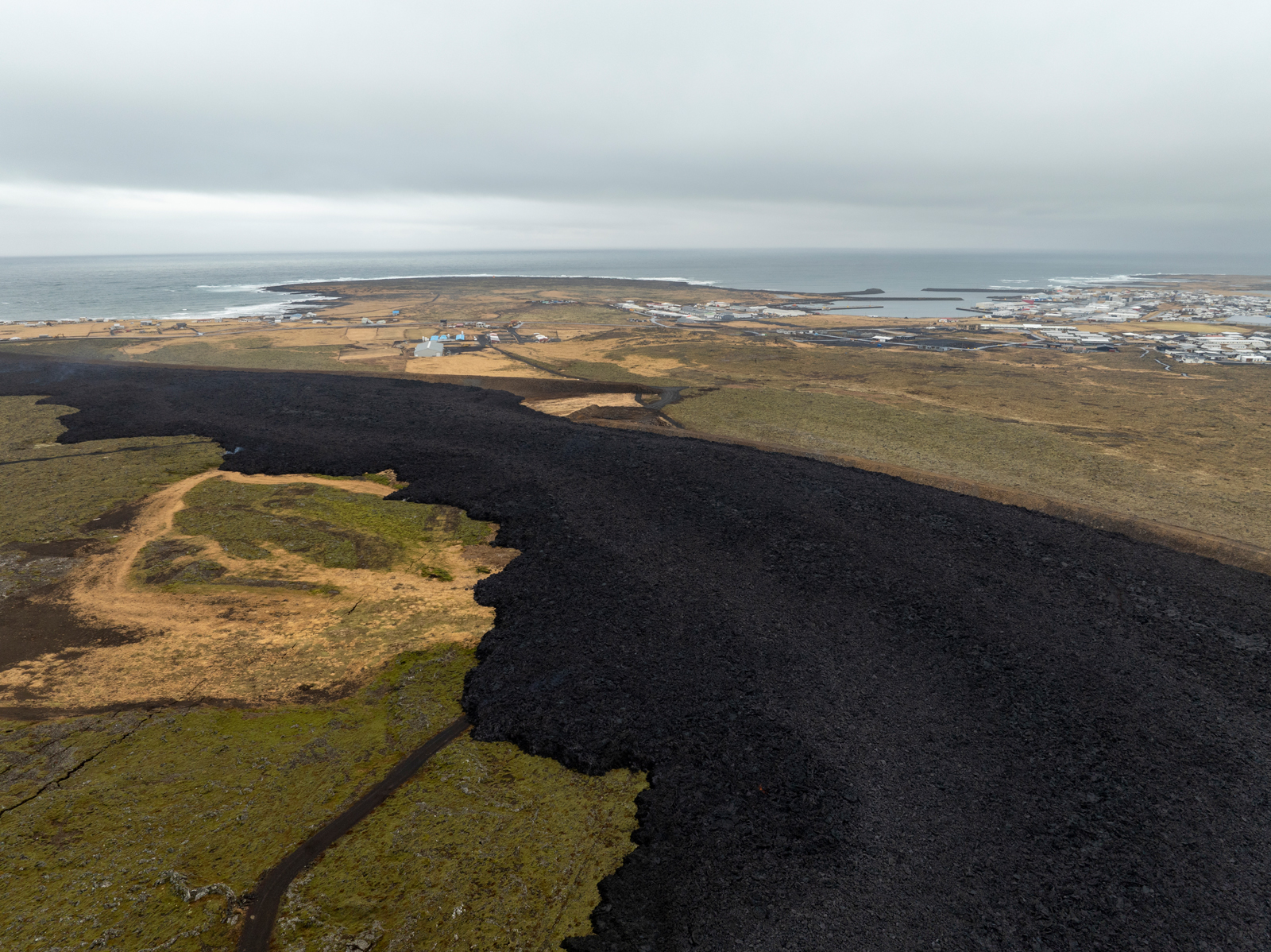 Grindavík opnuð og ekki stafi ógn af hraunrennsli í bænum