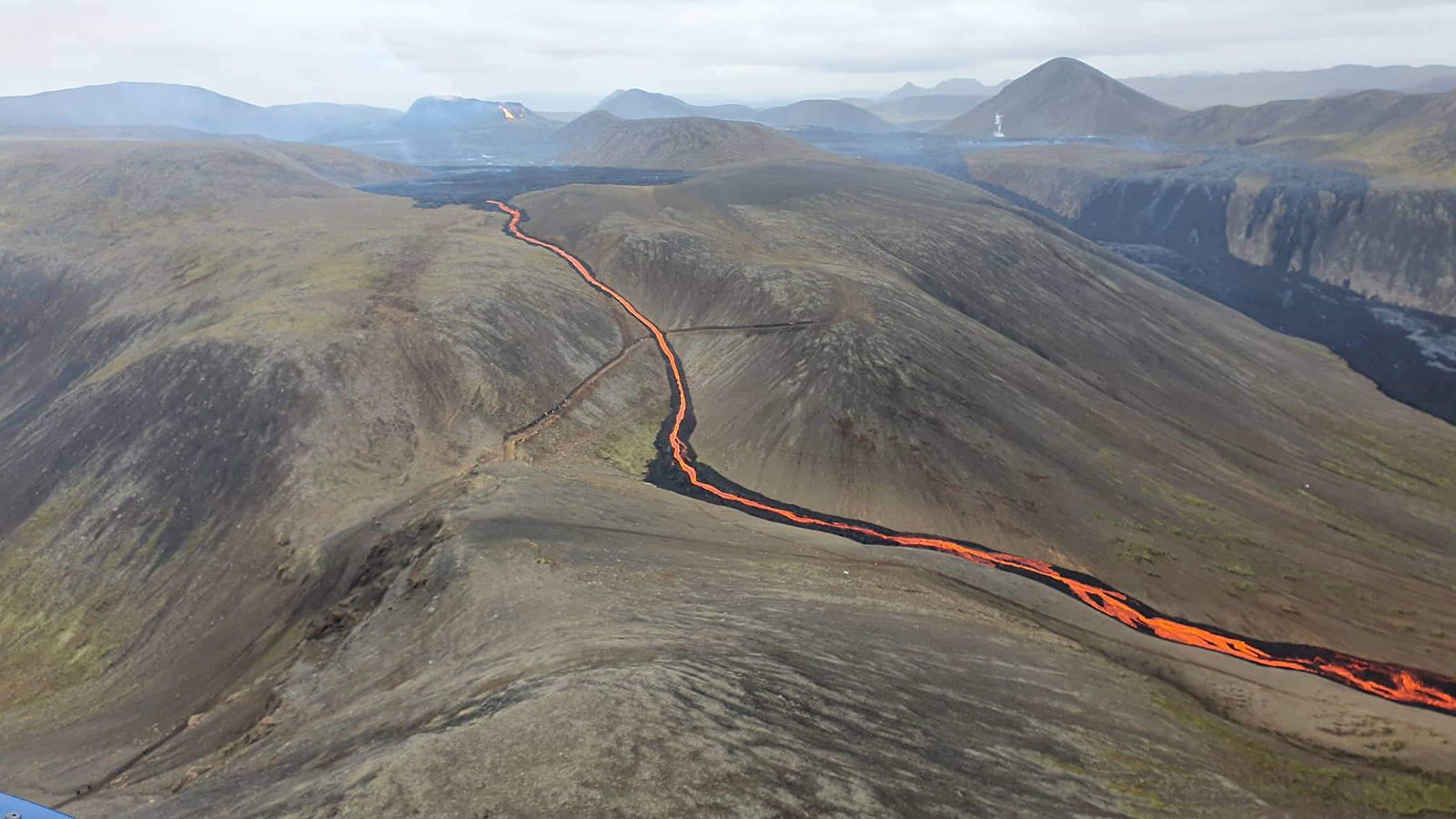 Lífshættulegt er að stíga út á hraunið