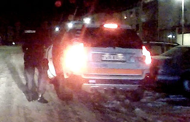 Sérsveitarmenn og fjölmennt lögreglulið í húsleit