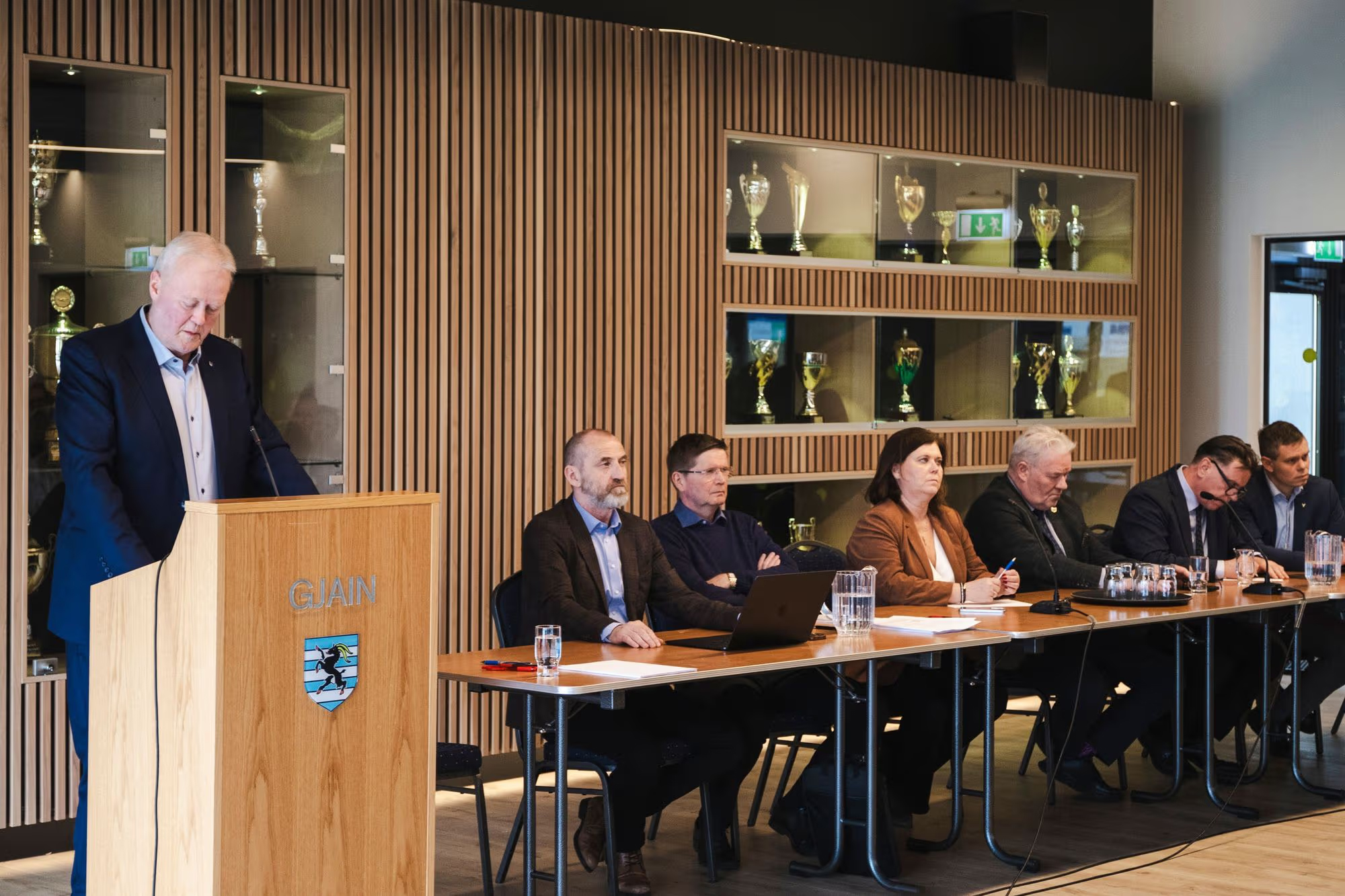 Íbúar Grindavíkur krefjast endurreisnar: „Treystið okkur fyrir eigin lífi“