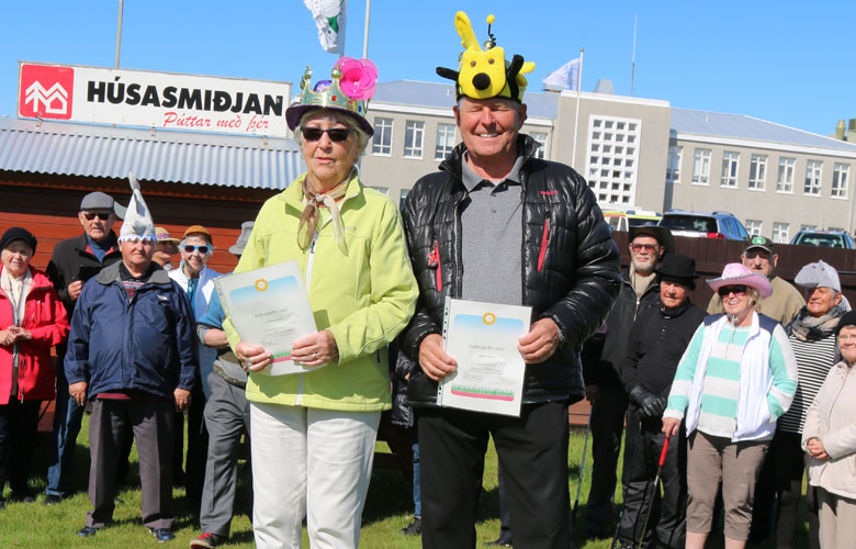 Skrautleg höfuðföt á hatta-púttmóti