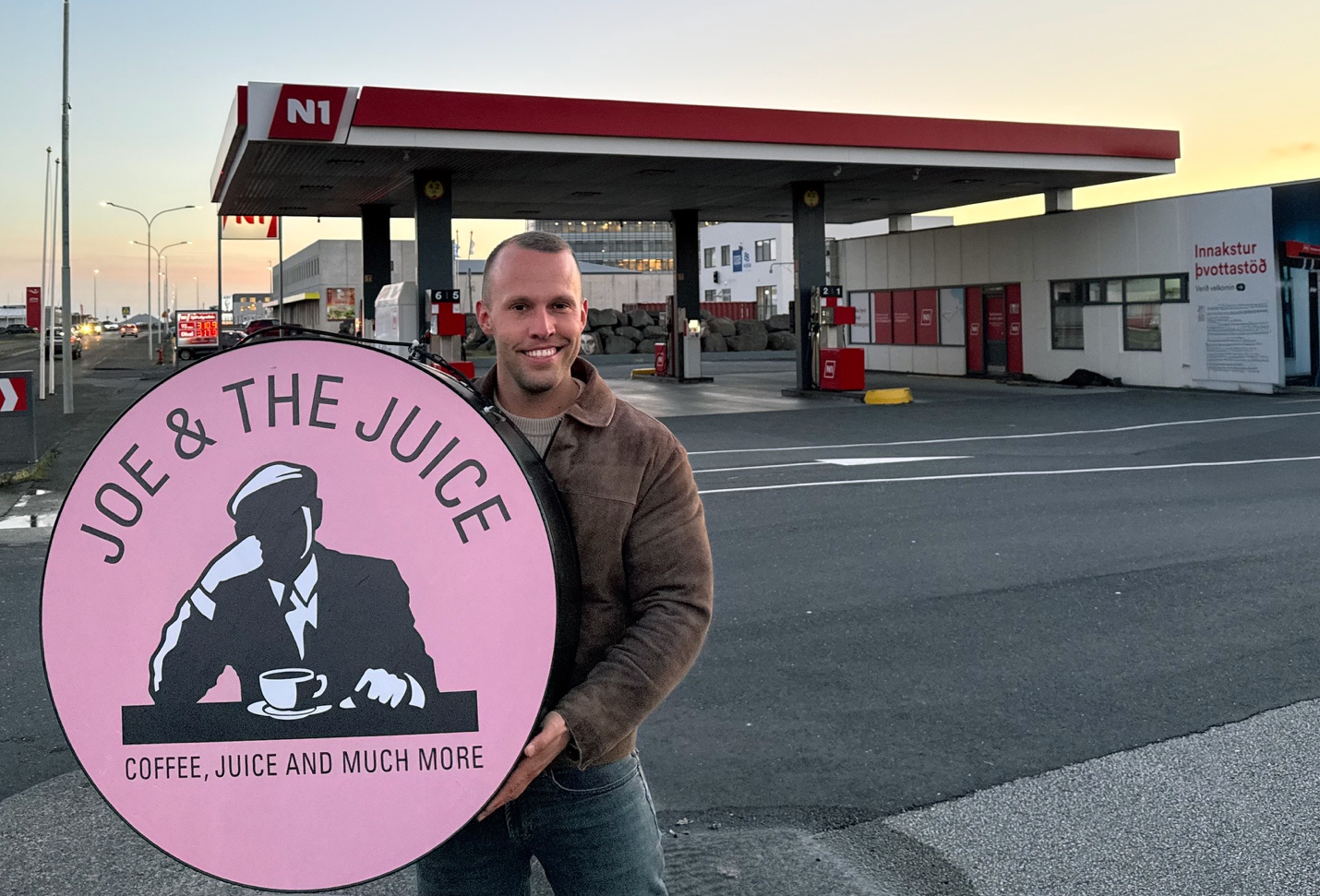 Joe & the Juice til Keflavíkur