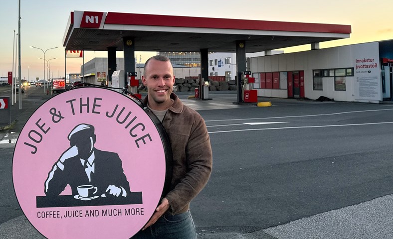 Joe & the Juice til Keflavíkur