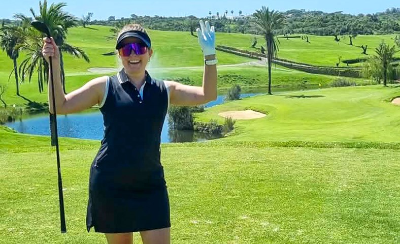 Jónína fór holu í höggi í Portúgal