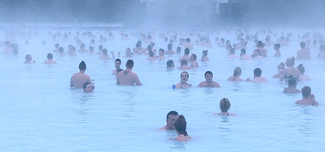 Gestir Bláa lónsins verða um 700.000 í ár