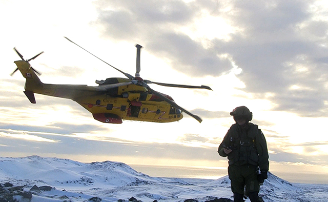 Kanadísk björgunarþyrla æfði í Reykjanesfjallgarðinum