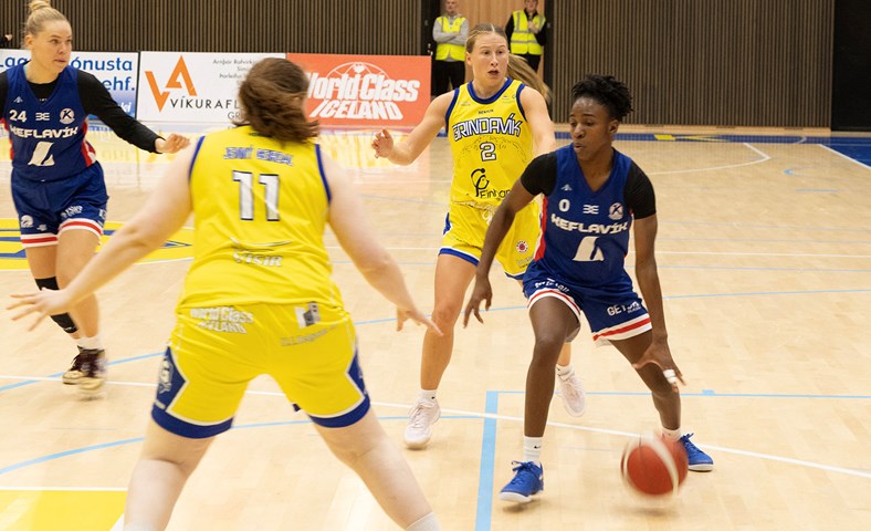 Keflavík vann Grindavík á fjörugum föstudegi