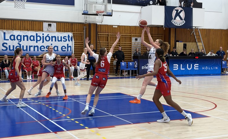 Ofurleikur hjá Keflavík gegn Íslandsmeisturum Hauka - stórsigur í VÍS bikarnum