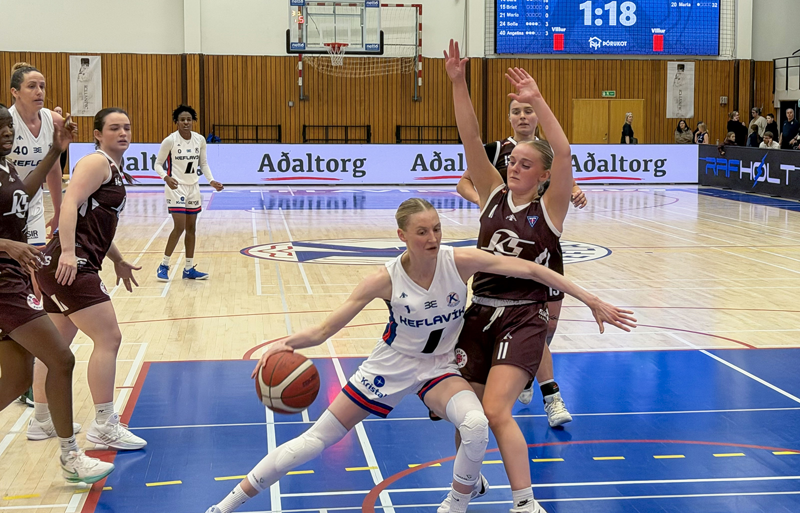 Tvö efstu liðin töpuðu en Keflavík vann