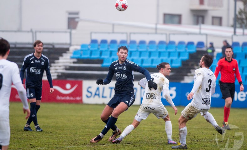 Suðurnesjaliðunum gengur misvel að fóta sig á knattspyrnuvöllunum