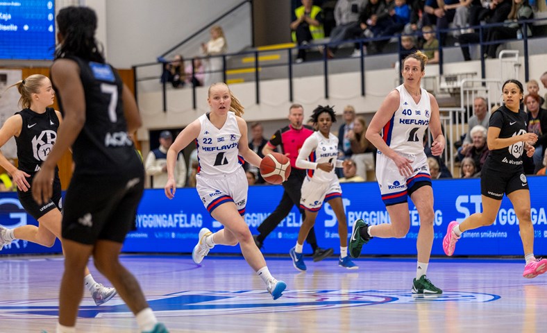 Stórsigur Keflavíkur á KR  og oddaleikur á fimmtudaginn