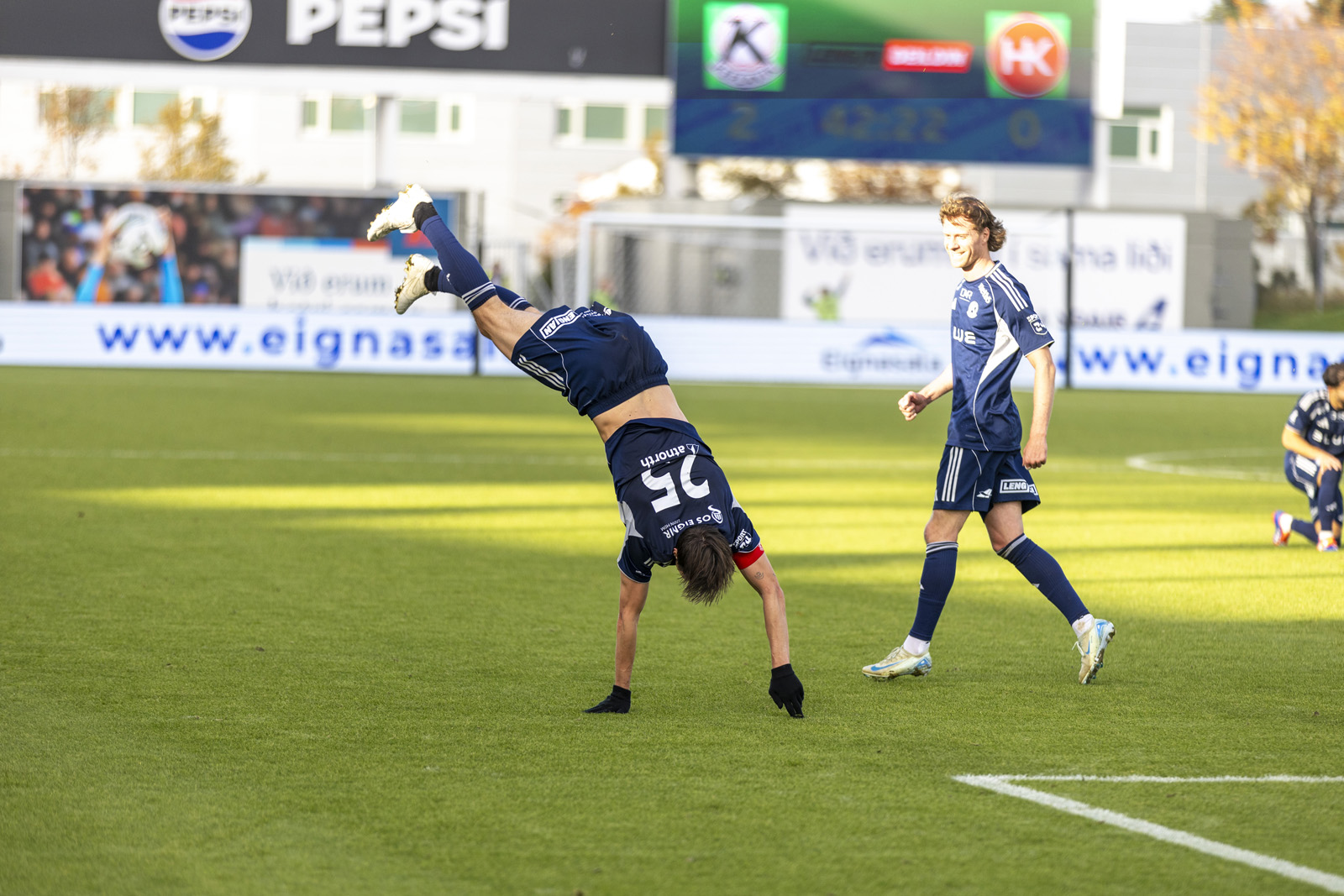 Frans tekur eitt tímabil í viðbót með Keflavík