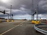 Komst inn á lokað flughlað Keflavíkurflugvallar og ók nærri flugvél  á stolnum bíl  
