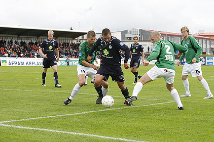 Endurbætt aðstaða knattspyrnunnar í Keflavík