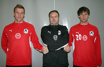 Alen og Lasse skrifa undir