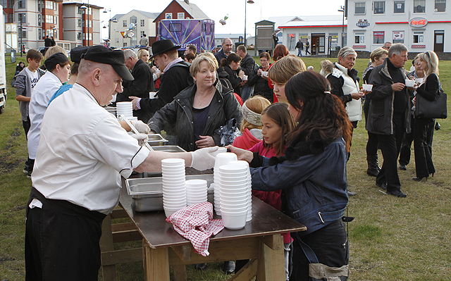Bjóða gestum Bryggjuballsins upp á saltfisksúpu 