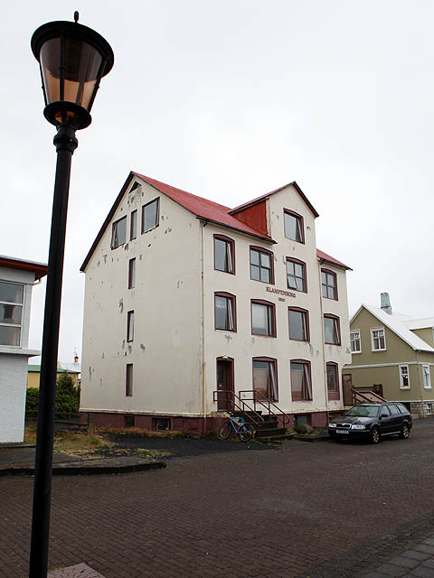 Hælisleitendur flytja í Klampenborg