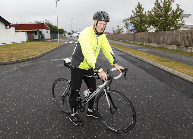 Hjólar hringinn fyrir góðan málstað