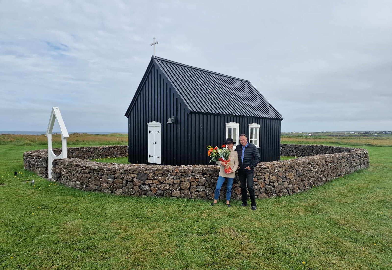Knarrarneskirkja hlaut umhverfisviðurkenningu Voga 2023