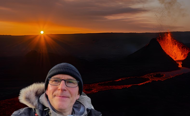 Gekk 40 sinnum upp að gosstöðvunum og missti þrjá dróna ofan í kvikuna!