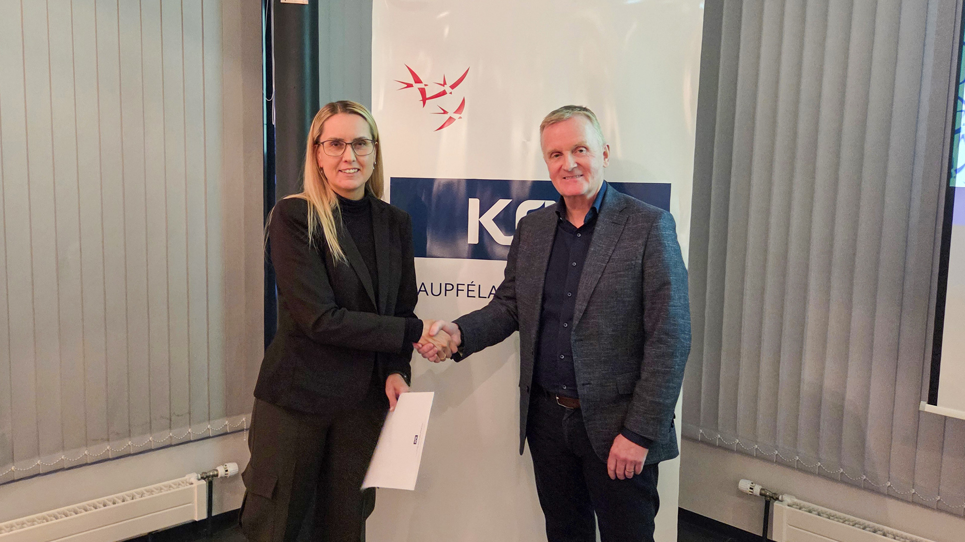 KSK áfram öflugur þátttakandi í atvinnulífinu á Suðurnesjum - færði Velferðarsjóð eina milljón