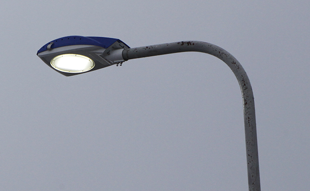Fyrsta LED-götuljósið í Reykjanesbæ