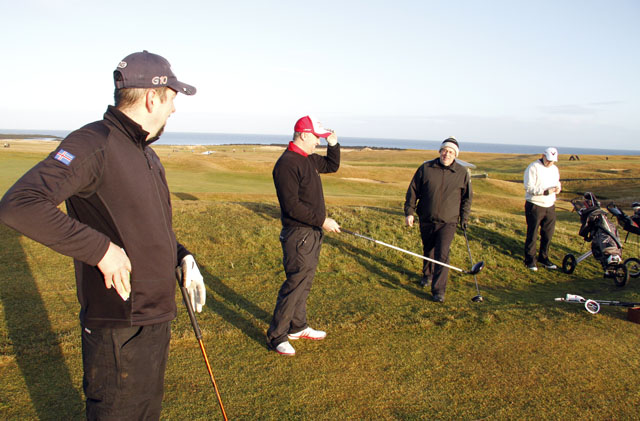 Hundrað manns mættu á vetargolfmót í Leiru í sumarblíðu - myndir og video