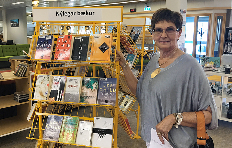 Berst um á hæl og hnakka til að ná í nýjustu bækur Ragnars Jónassonar