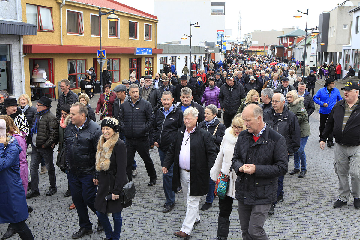 Íbúar Suðurnesja 27.296 talsins