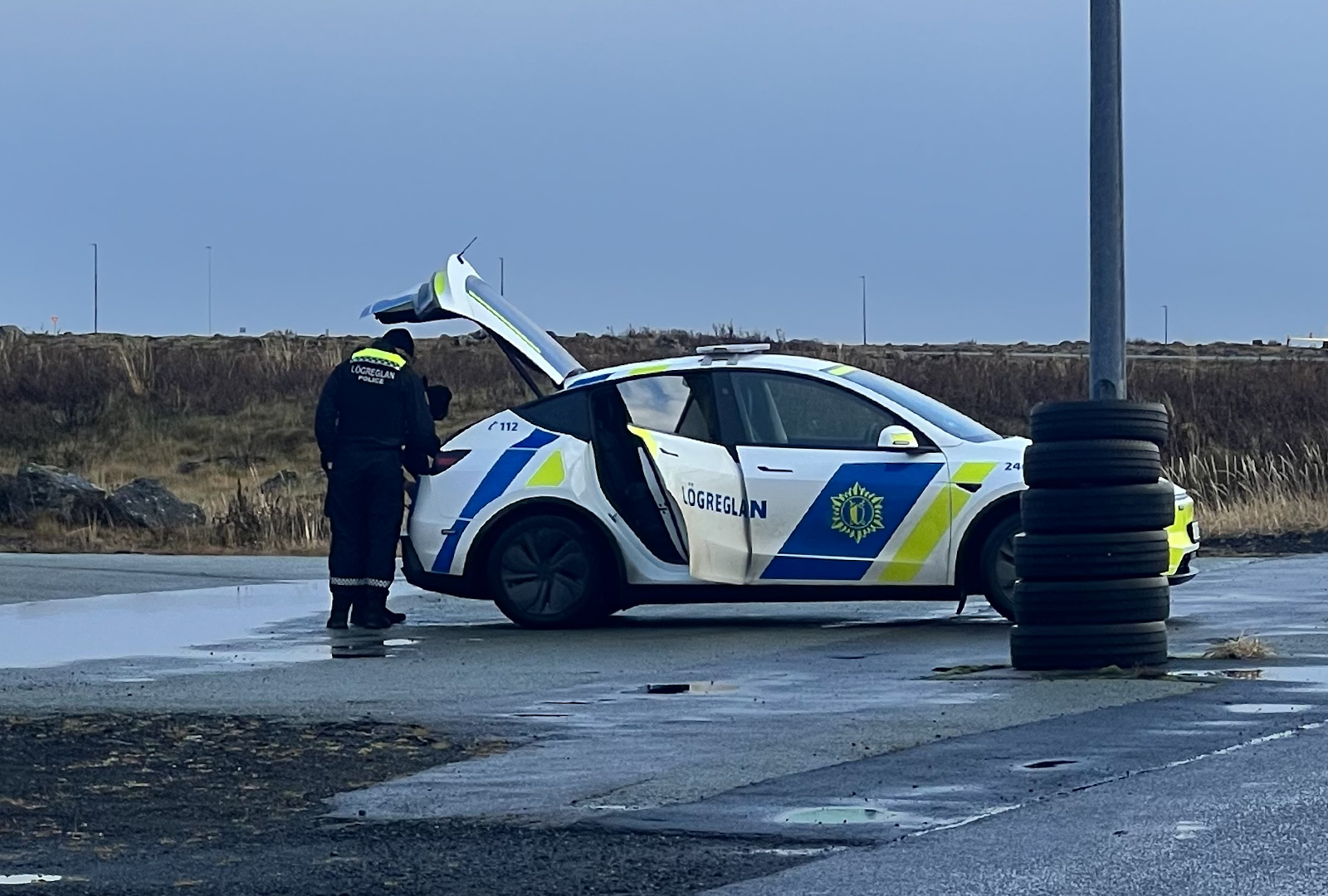 Slökkvistarfi lokið á Ásbrú