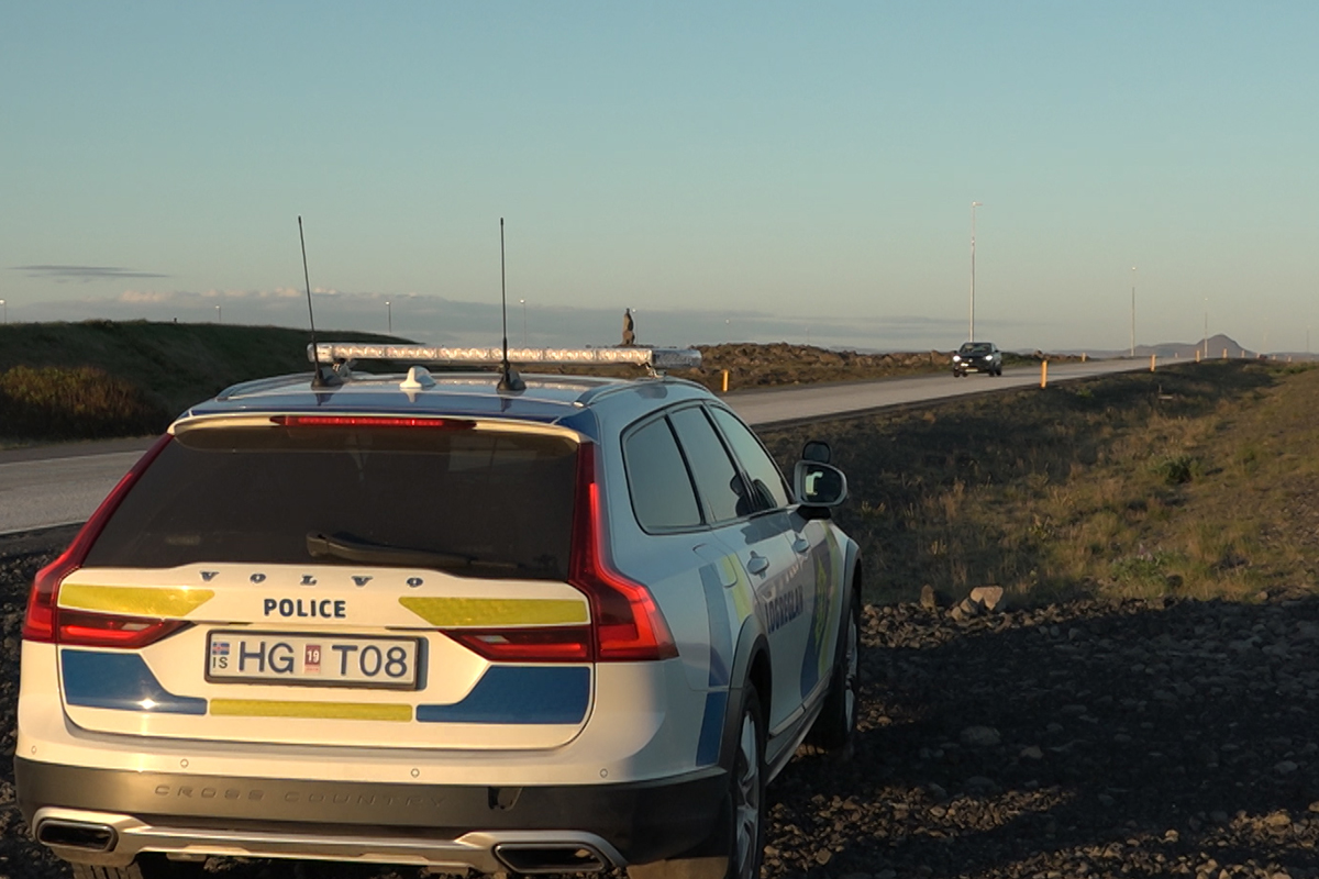 Tók framúr löggunni á 150 km. hraða