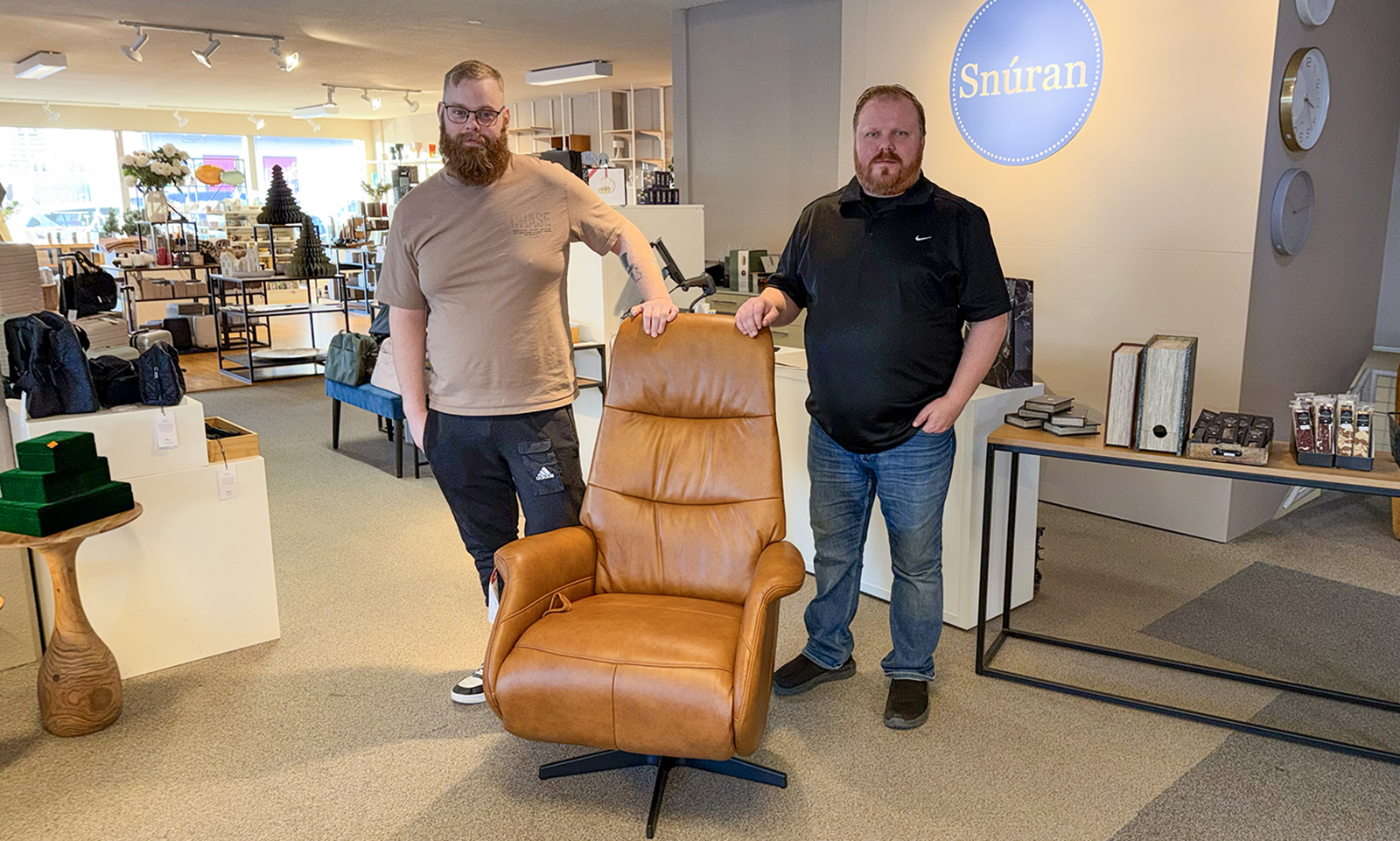 Þrítugur Sandgerðingur ánægður með  Bústoðar-hægindastólinn úr Jólalukkunni