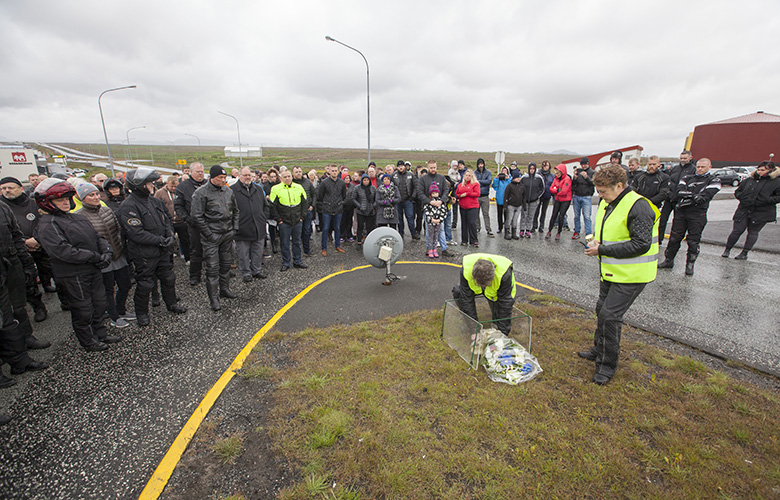 Innanríkisráðherra hittir leigubílstjóra við Hafnaveg