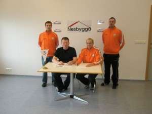 Knattspyrnusvæðið í Vogum nefnt Nesbyggðarvöllur