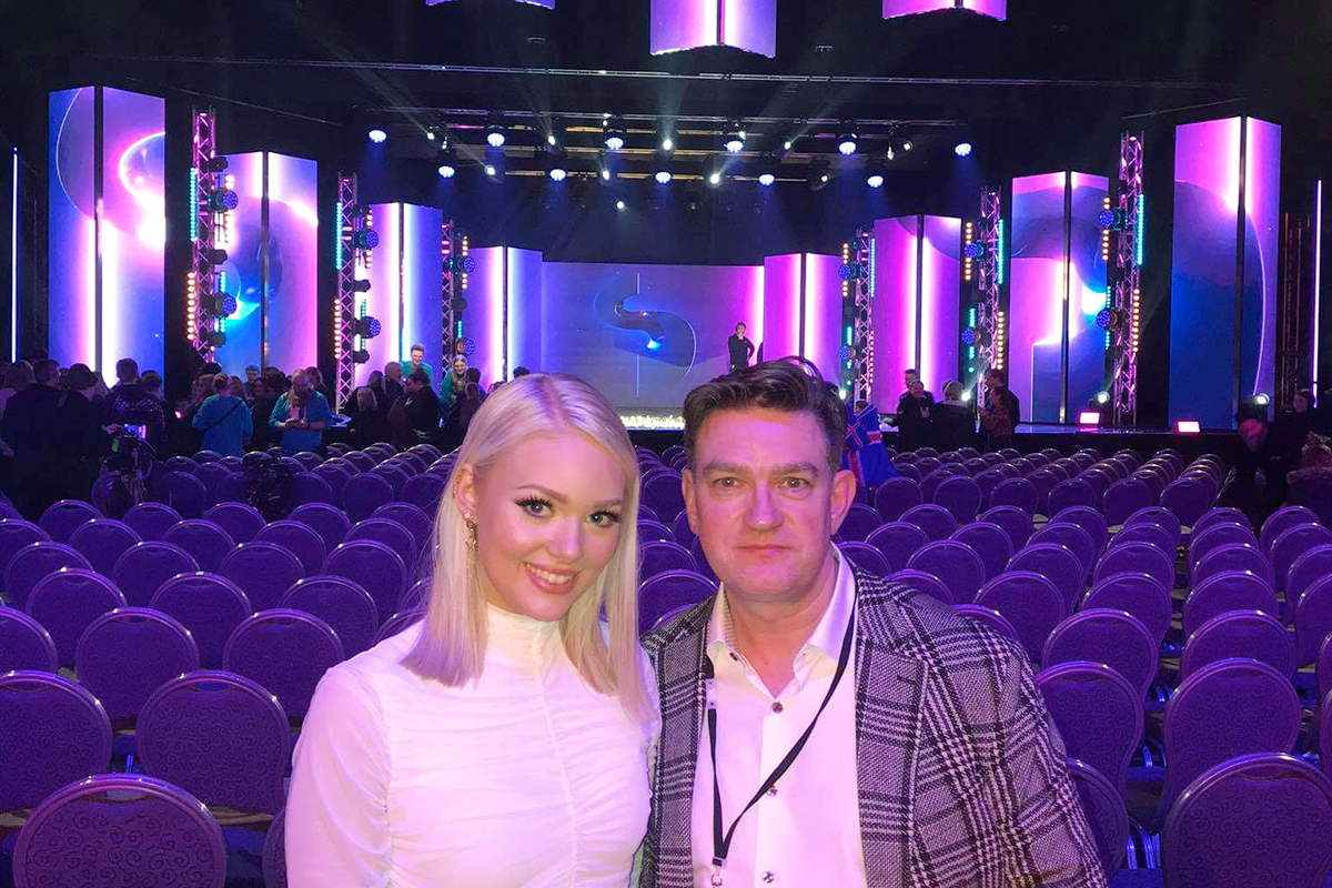 Bítlabæjartónar á úrslitasviði Eurovision