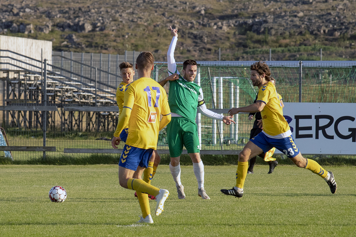 Upp úr sauð í Njarðvík og Keflavík tapaði á Nesinu