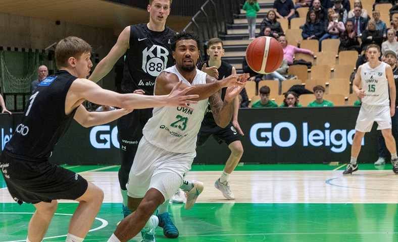 Góðir útisigrar hjá Njarðvík og Keflavík