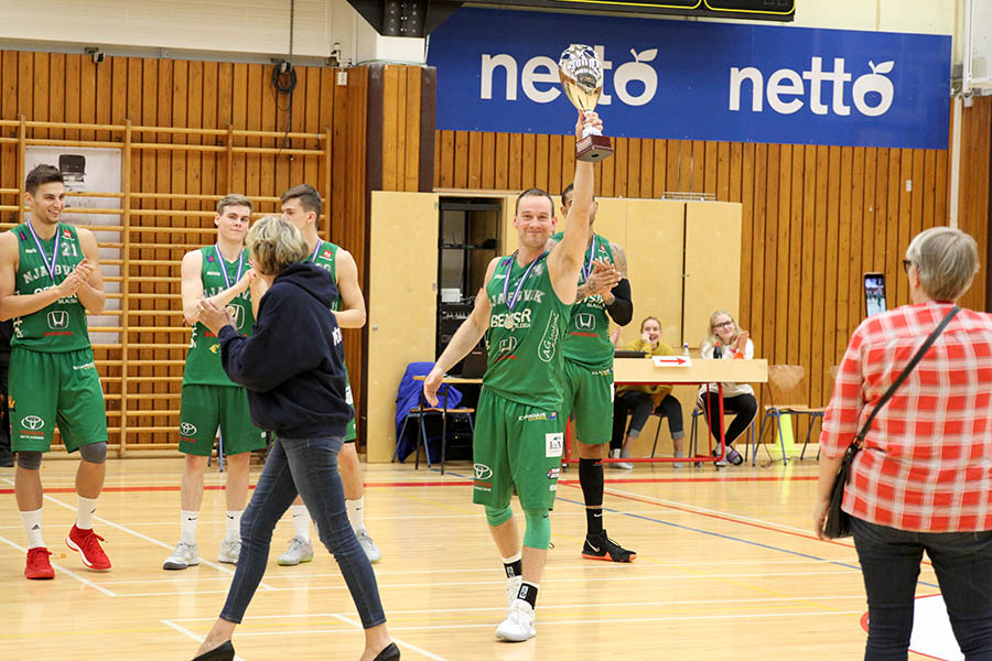 Strákarnir frá Suðurnesjum verða um miðja deild