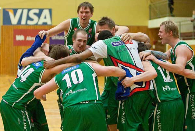 Njarðvíkingar lögðu bikarmeistarana - Stólarnir settust á Keflvíkinga