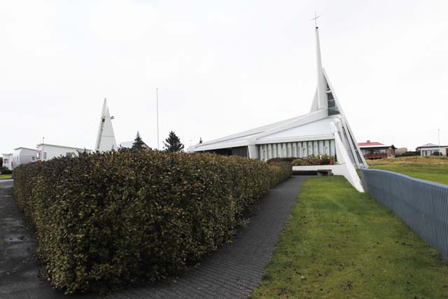Brynja Vigdís skipuð prestur í Njarðvík