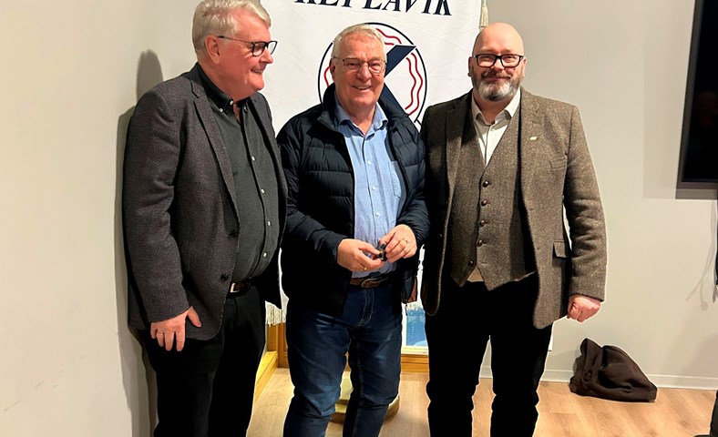 Ólafur sæmdur gullmerki Knattspyrnusambandsins