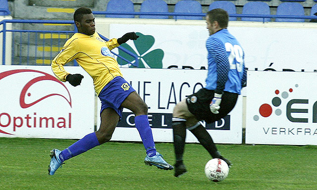Ondo til reynslu hjá Stabæk